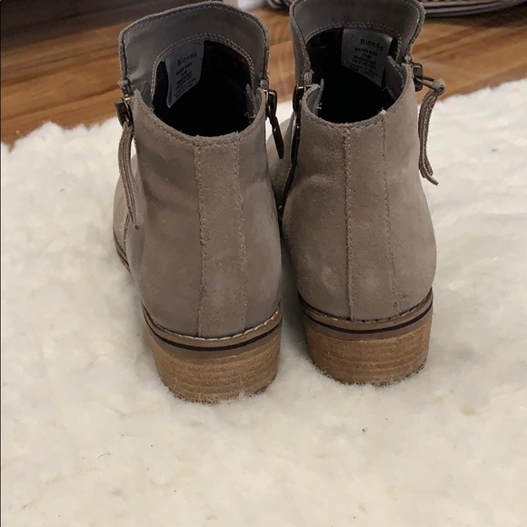 Blondo Linda Tan Ankle Booties - Picture 6 of 11